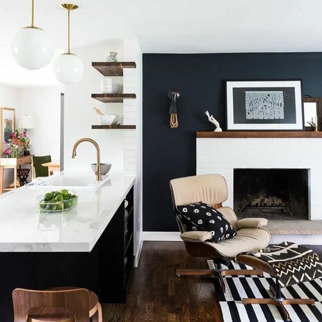 Акцентная стена в современном интерьере Midcentury eclectic by @briointeriordesign. Shop this style by clicking on the l