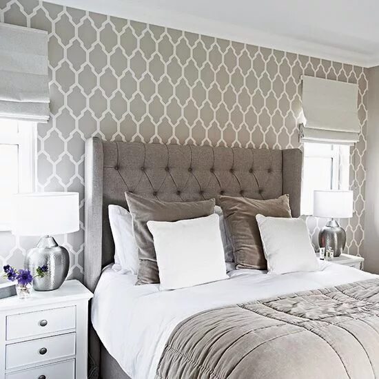 Акцентная стена в спальне изголовье кровати фото Traditional Grey Bedroom with Patterned Wallpaper