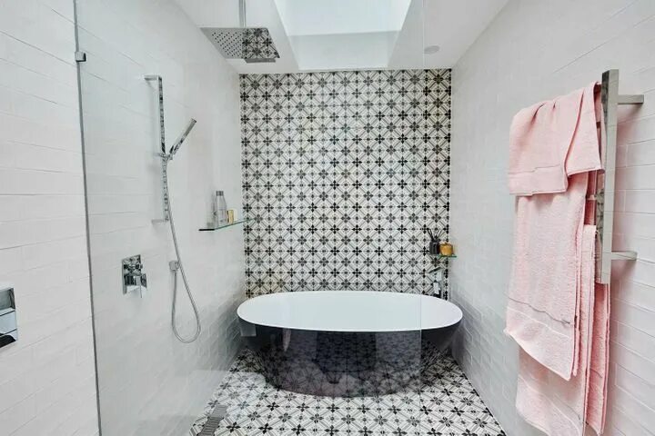 Акцентная стена в ванной комнате фото House Rules 2018: the best rooms this season Home Beautiful Bathroom feature wal