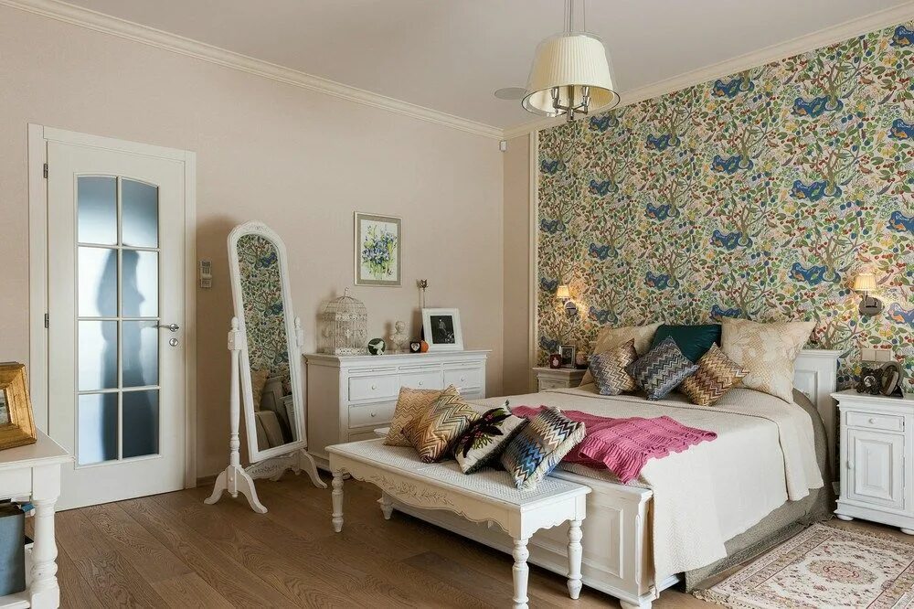 Акцентные обои в интерьере adelaparvu.com despre decor romantic la interiorul unui conac restaurat, vila Ru