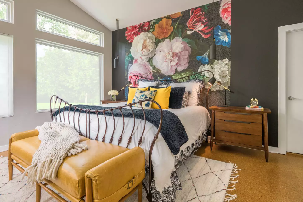 Акцентные обои в интерьере Get Inspired With These 30 Wallpaper Design Ideas for Bedrooms Eclectic bedroom 