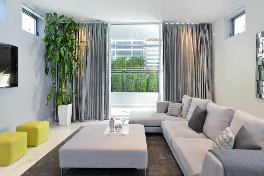 Акцентные шторы в сером интерьере Grey in Home Decor: Passing Trend or Here to Stay? Wohnzimmer design, Design für
