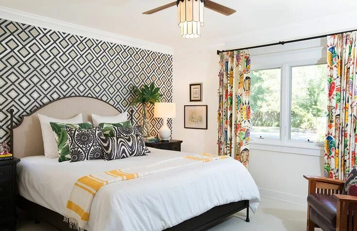 Акцентные стены в интерьере фото Chairish Blog Master bedroom wallpaper accent wall, Wallpaper walls bedroom, Int