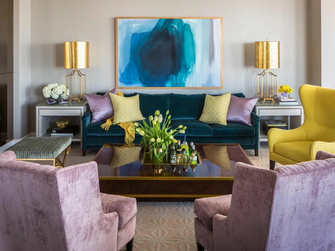 Акцентные цвета в интерьере Contemporary Living Room With Purple Chairs Living room color, Living decor, Roo