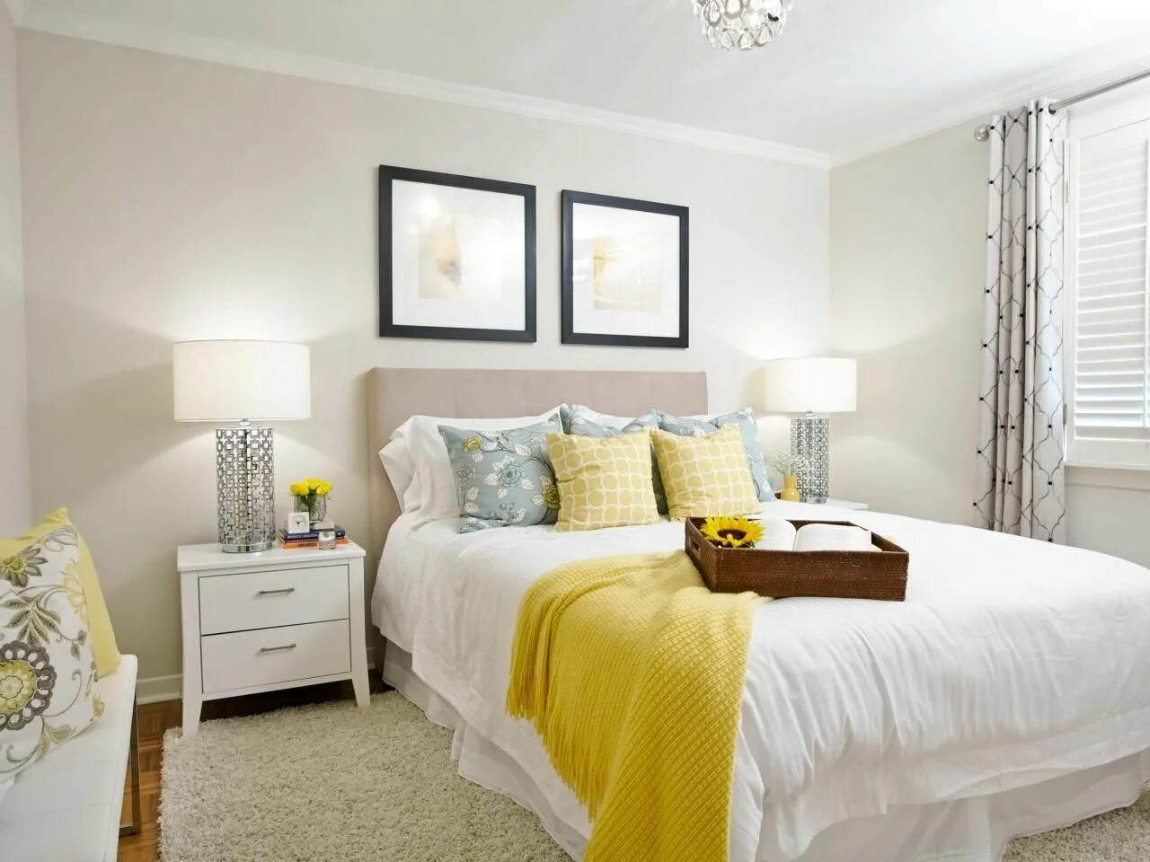 Акценты в интерьере спальни Clean, bright master Home bedroom, Property brothers, Home
