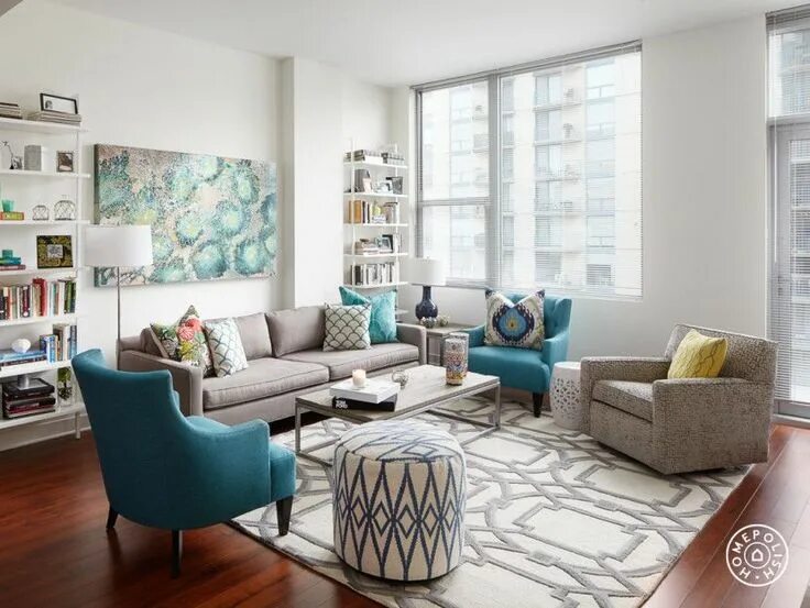 Акценты в сером интерьере A Bold, Rental-Friendly Redesign in Chicago - Homepolish Living room decor apart