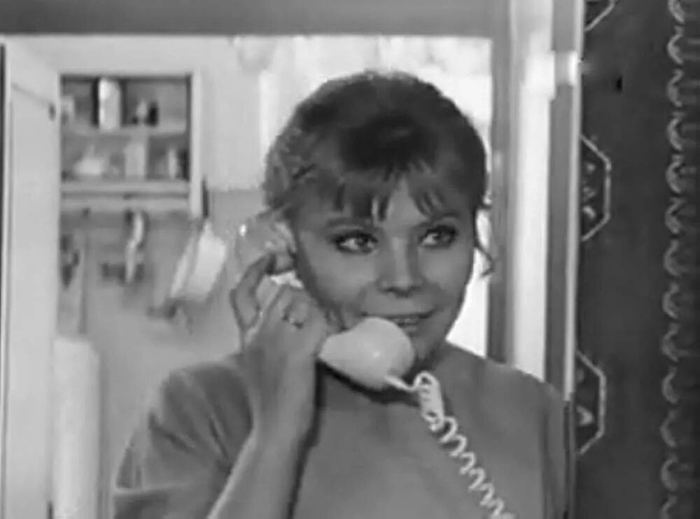 Актриса корниенко фото Chudak iz pyatogo B (1972)