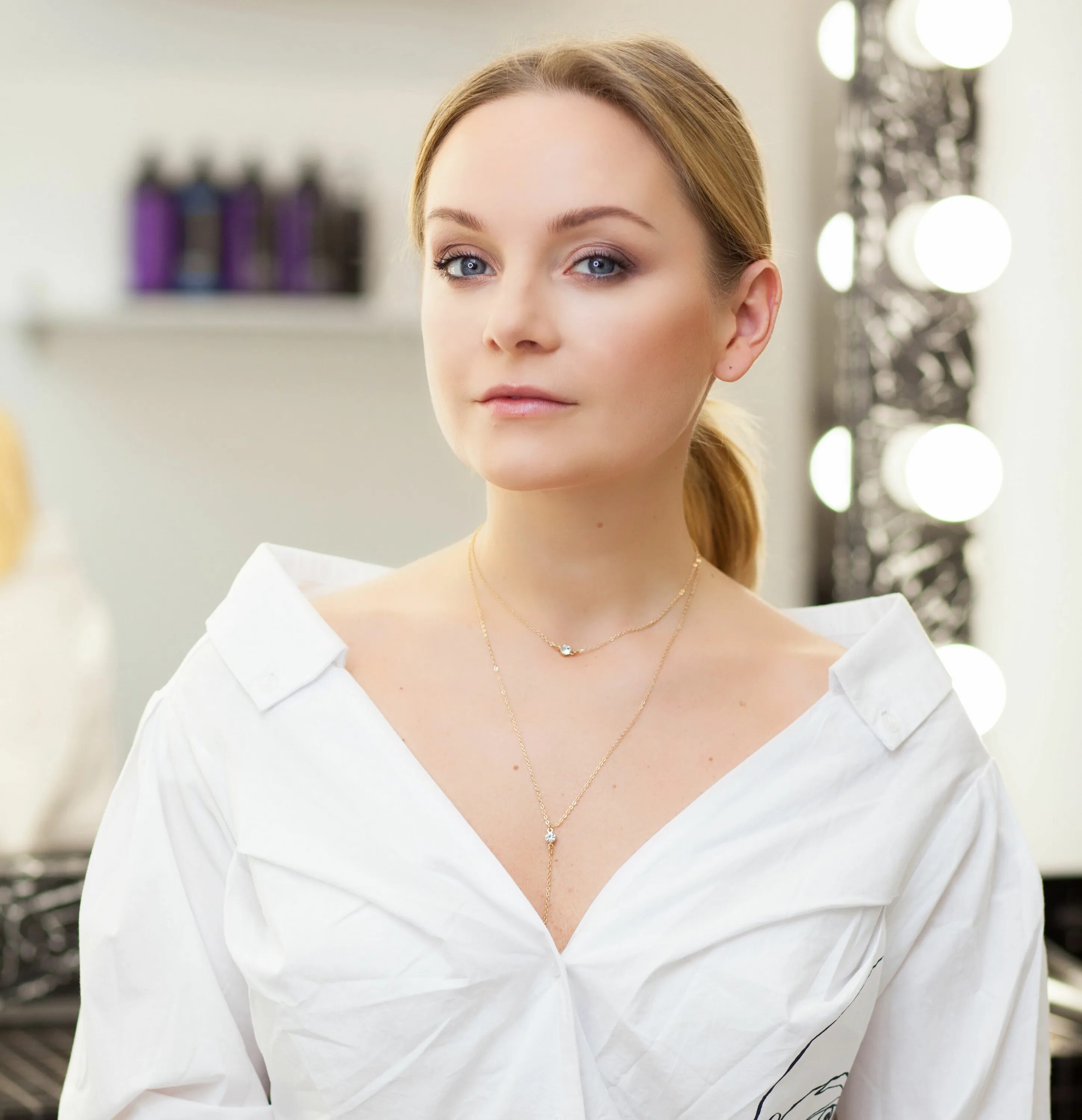 Актриса крайнова фото Певица Настя Крайнова показала, как красиво уложить короткие волосы для вечеринк