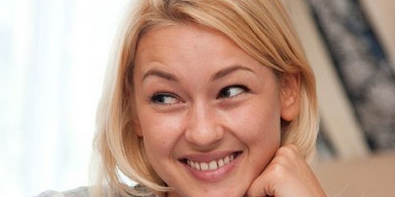 Актриса лоза фото Евгения Лоза снялась в мини-юбке, порадовав фанатов длинными ногами Дзен