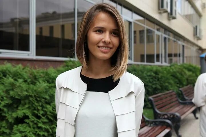 Актриса любовь аксенова фото Бизнесмен отдал миллион за ужин с актрисой Аксеновой: она не пришла - МК