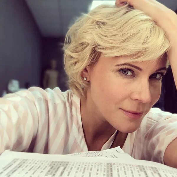 Актриса мария куликова фото Всего через час ты - красотка!": Мария Куликова самостоятельно покрасила волосы 