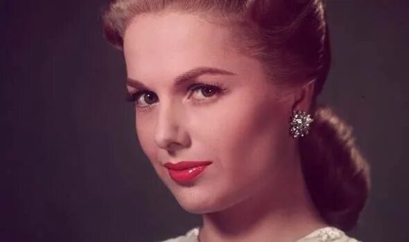 Актриса марта фото 10 августа родилась американская актриса Марта Хайер (1924-2014). Снималась с 19