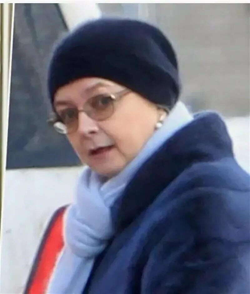 Актриса наталья вавилова биография фото сейчас Лошадь скинула наездницу на землю, как только та села в седло... Великолепный со