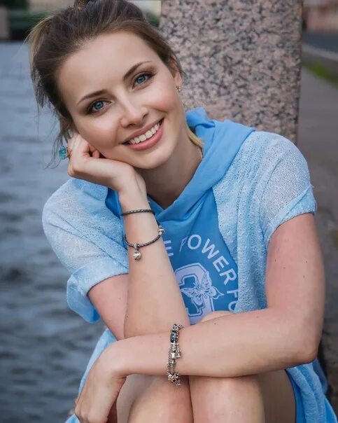 Актриса ольга михайлова фото #Ольга_Михайлова #ОльгаМихайлова #Фильмография 2022 Svetlana (in production) pri