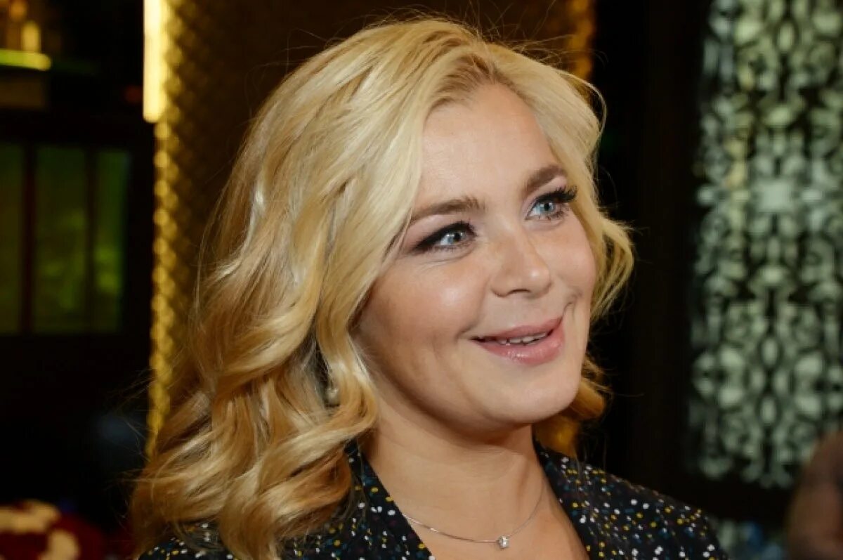 Актриса пегова фото Актриса Ирина Пегова посетила вместе с дочерью Зимний театр в Сочи АиФ Краснодар