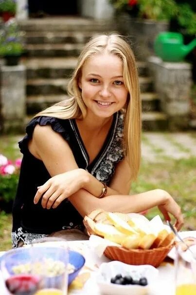 Актриса шилова елена личная жизнь фото Анечка (2012): фото, кадры и постеры из сериала - Вокруг ТВ.