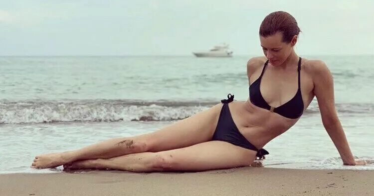 Актриса шпица откровенные фото Катерина Шпица показала себя в бикини на пляже