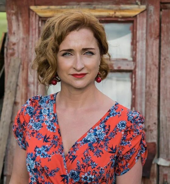 Актриса стулова фото Екатерина Стулова актриса из сериала Жуки: фото красавицы продавщицы 2024 Рыцари