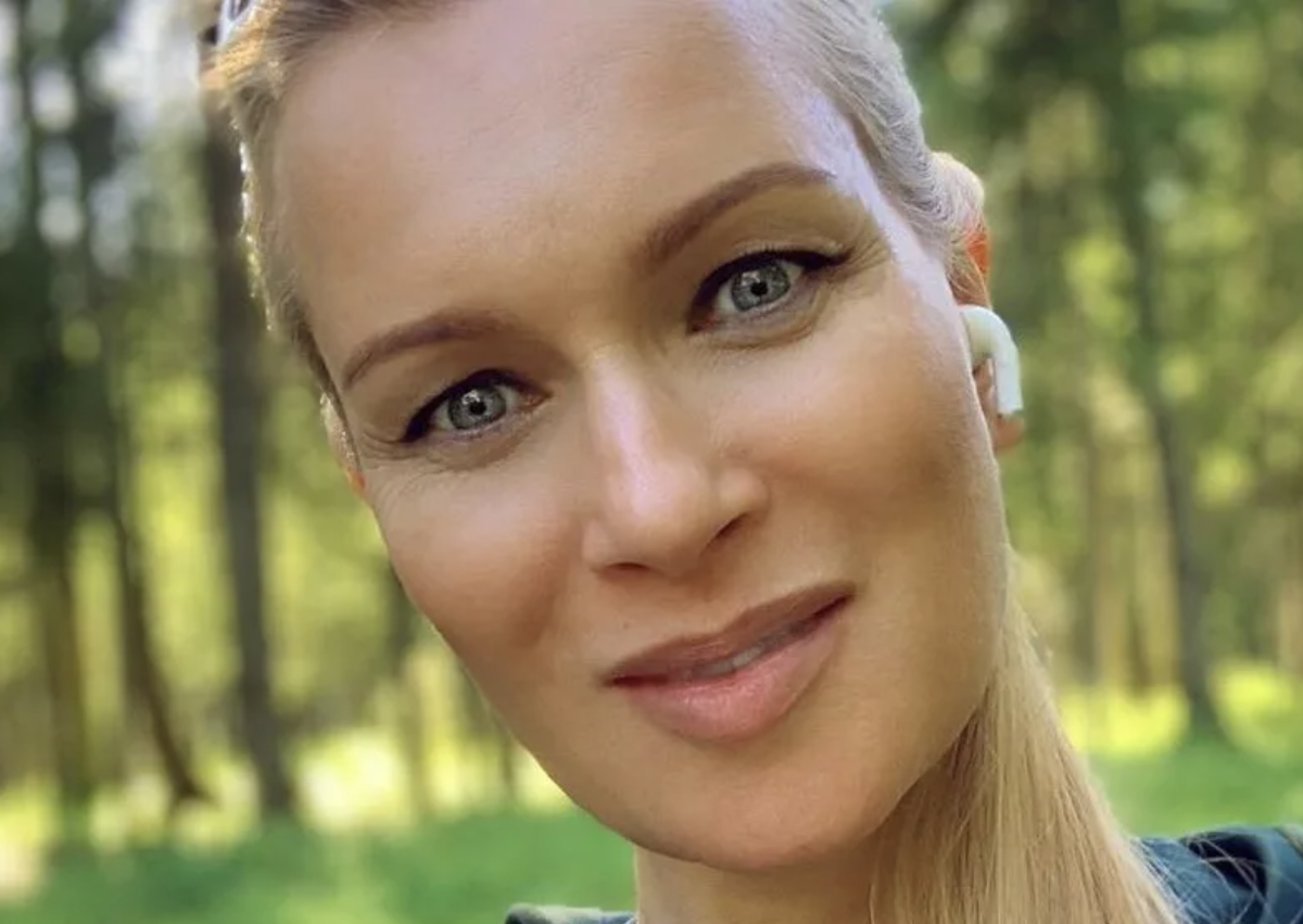 Актриса судзиловская фото Обвиненную в пластике Судзиловскую перекосило: второй подбородок обвис, глаза на