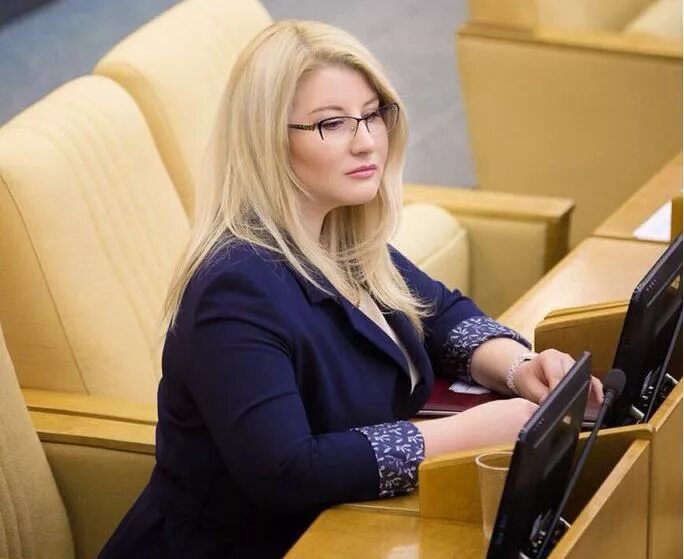 Актрисы депутаты государственной думы фото В Госдуме предложили организовать лагеря для подростков по цене МРОТ
