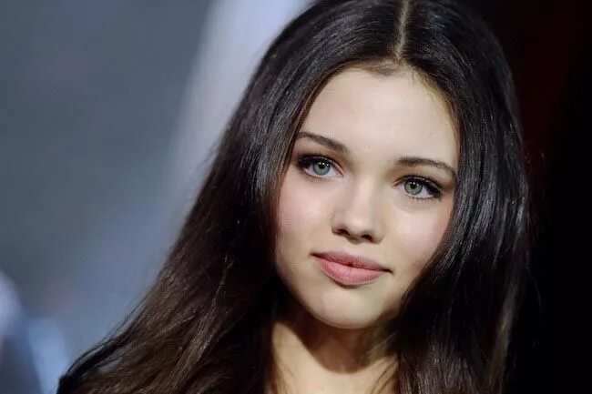 Актрисы фото фамилии молодые India Eisley Height Weight Body Statistics - Healthy Celeb Hair pale skin, Pale 