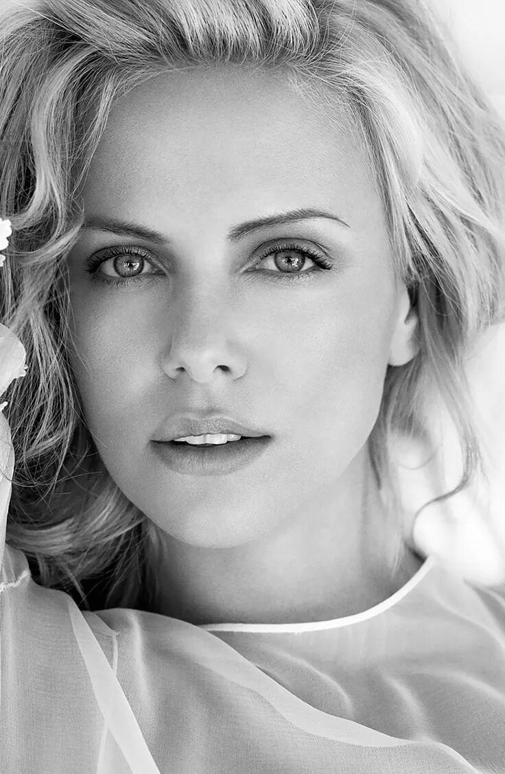 Актрисы голливуда список с фото Charlize Theron Charlize theron, Charliez theron, Charlize theron photos