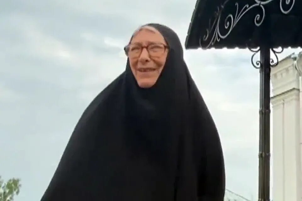 Актрисы которые ушли в монастырь фото Вся в черном, еле ходит, опирается на палочку: как выглядит Екатерина Васильева 