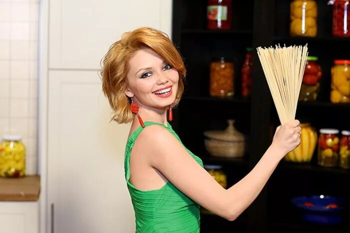 Актрисы сериала кухня фото 5 лет на "Кухне": Как нашумевший сериал изменил жизни актеров