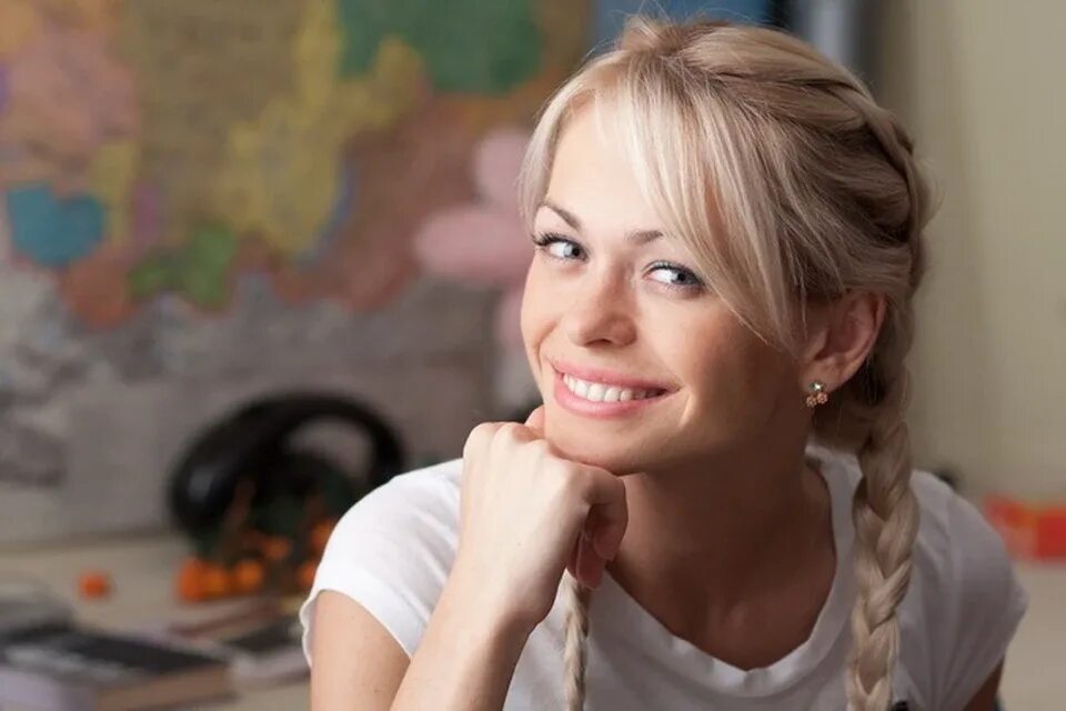Актрисы сериала универ фото Актриса "Универа" Анна Хилькевич: "В жизни абсолютно необходимо море юмора!" - K