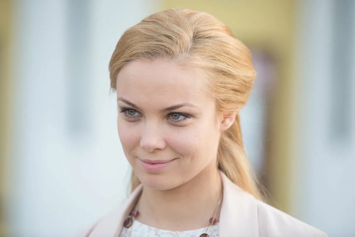 Актрисы сериалов фото Актеры и роли сериала "Двойная жизнь" (2018) - "Кино Mail"