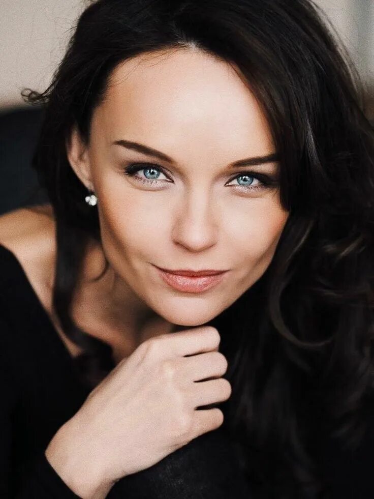Актрисы сериалов россии фото Varie에 있는 핀 - 2024