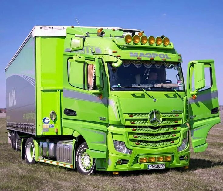 Актрос мп3 тюнинг фото Пин на доске semi trucks Мерседес amg, Грузовики, Фуры