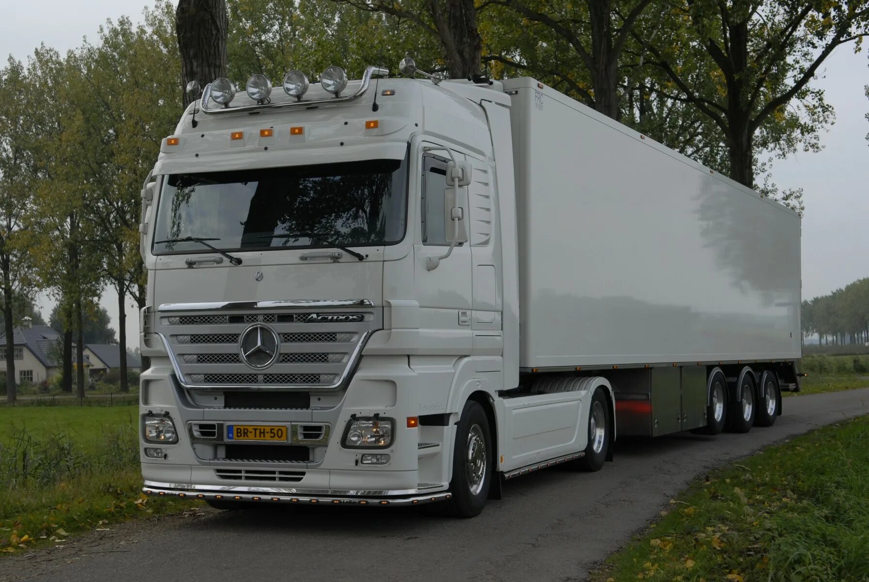 Актрос мп3 тюнинг фото Nieuwe Mercedes-Benz Actros Megaspace
