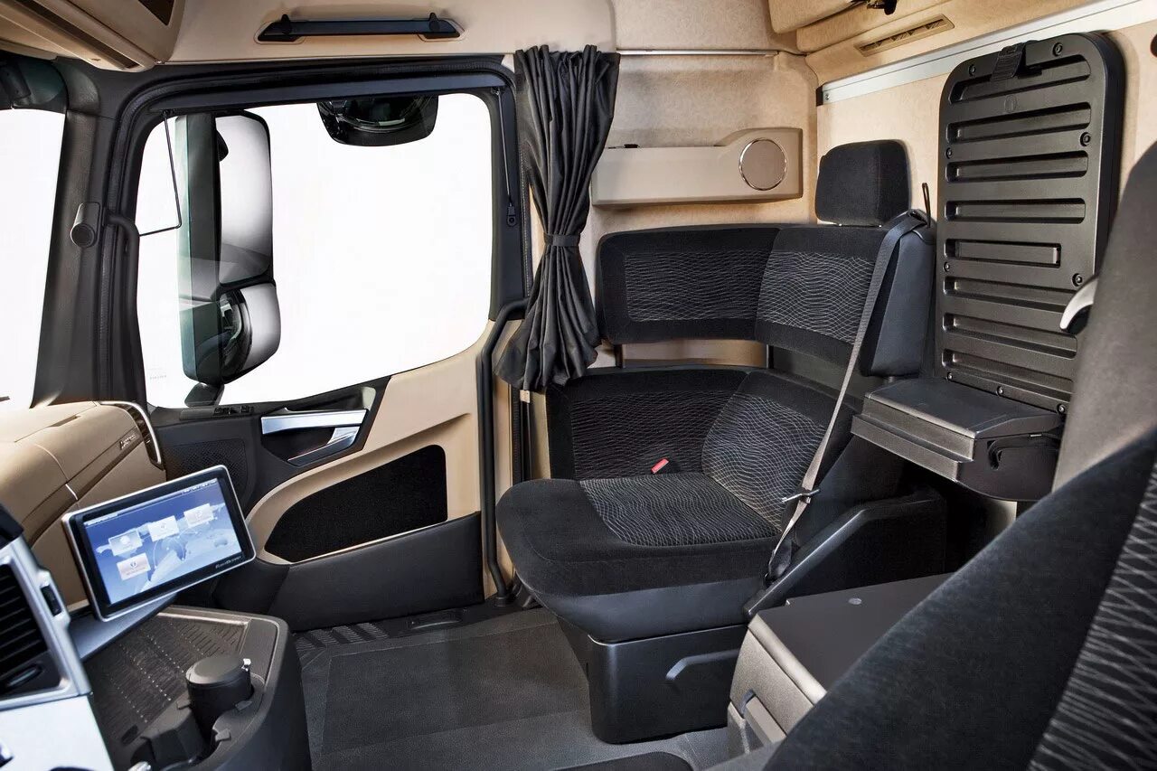 Актрос салон фото Mercedes-Benz Actros IV (2500 mm cab) (Commercial vehicles) - Trucksplanet