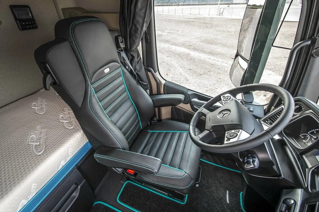 Актрос салон фото Mercedes-Benz Actros 6x4 2011, 2012, 2013, 2014, 2015, седельный тягач, 4 поколе
