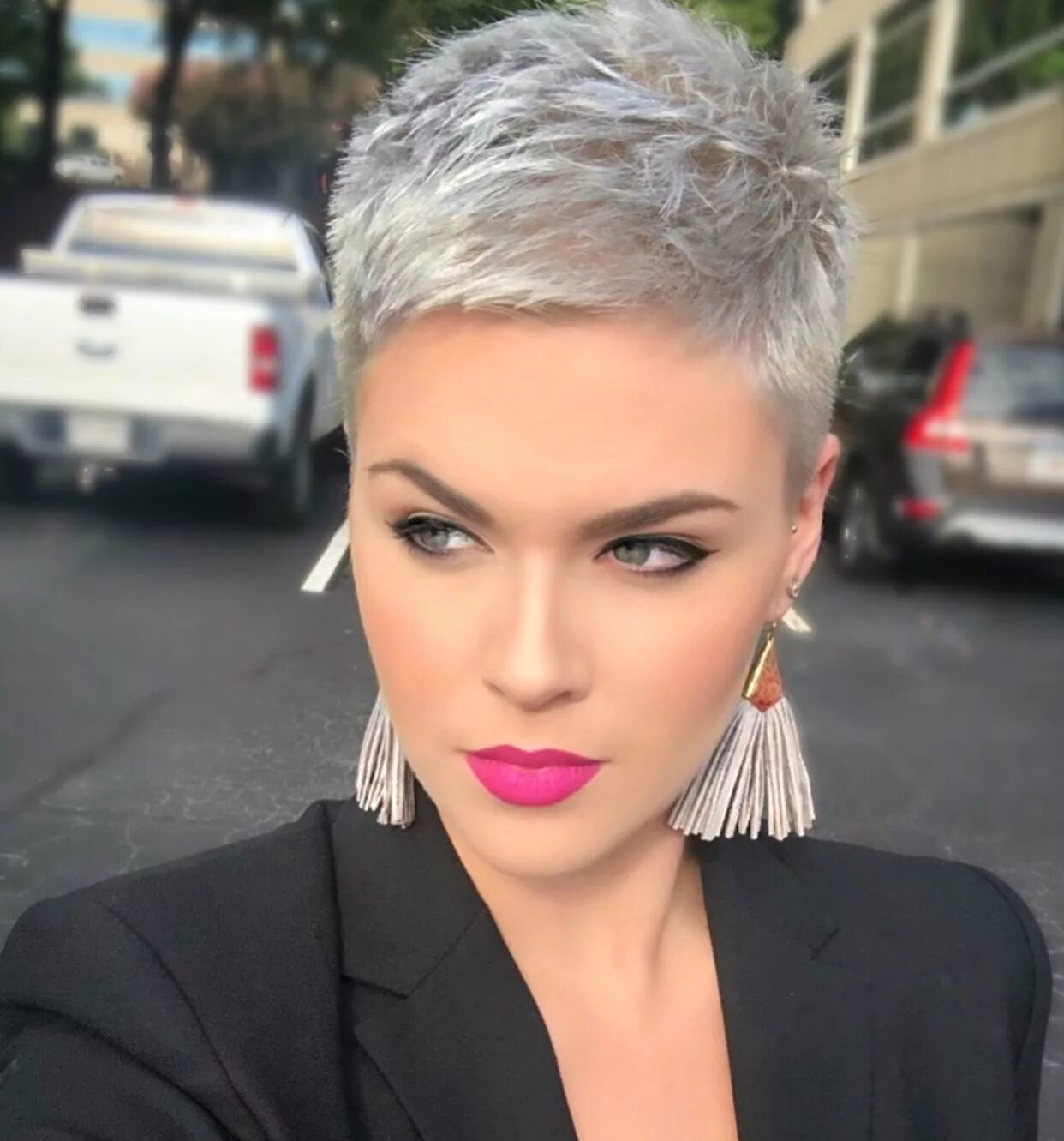 Актуальные короткие стрижки 2024 Pin su Hair!!!! Capelli cortissimi, Acconciature per capelli corti, Capelli grig