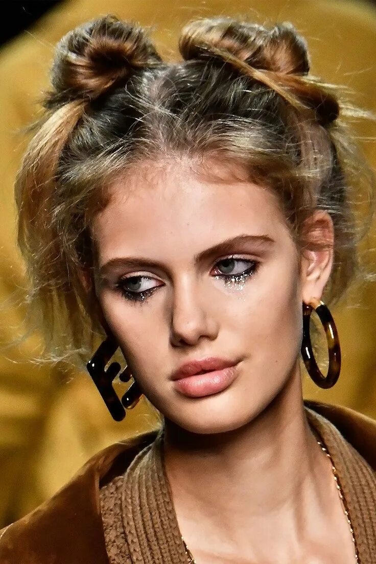 Актуальные прически 20 Ridiculously Cool Spring Hair Trends to Memorize *Now* in 2020 Spring hair tr