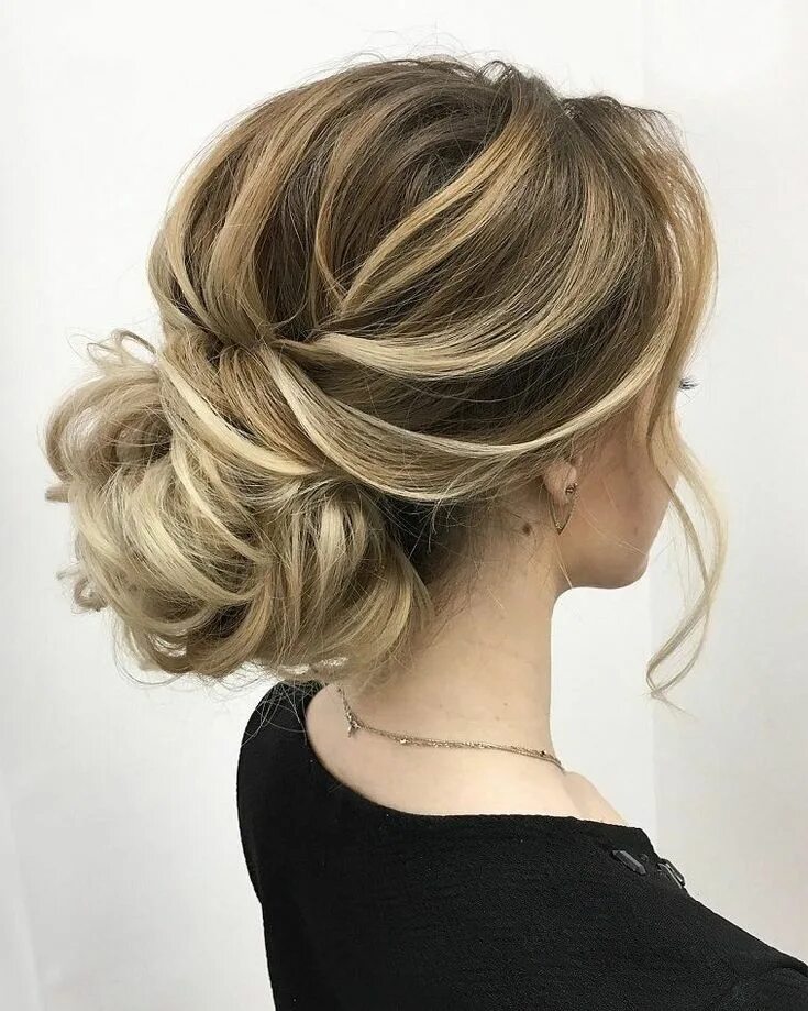 Актуальные прически на средние волосы Beautiful Wedding Updos For Any Bride Looking For A Unique Style Unique wedding 