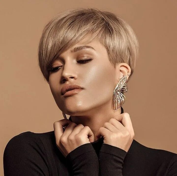 Актуальные стрижки 2024 женские модные тенденции фото Gorgeous Look From @oana.rst Short choppy hair, Choppy hair, Hair cuts