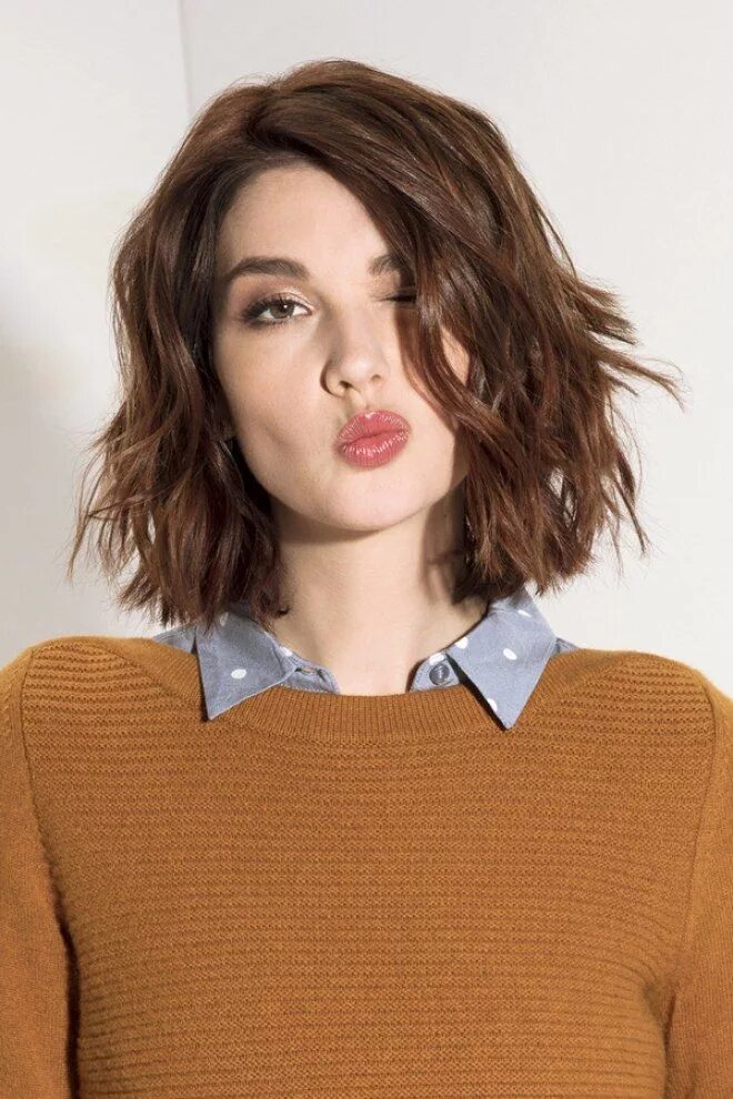 Актуальные стрижки волосы до плеч фото Tendance coiffure : Craquez pour le carré ! Thick hair styles, Long face hairsty