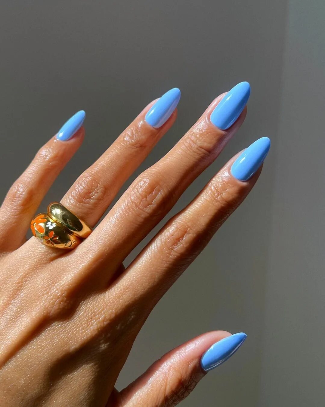 Актуальный маникюр 2024 последние тренды How to Make Nails Stronger Vogue