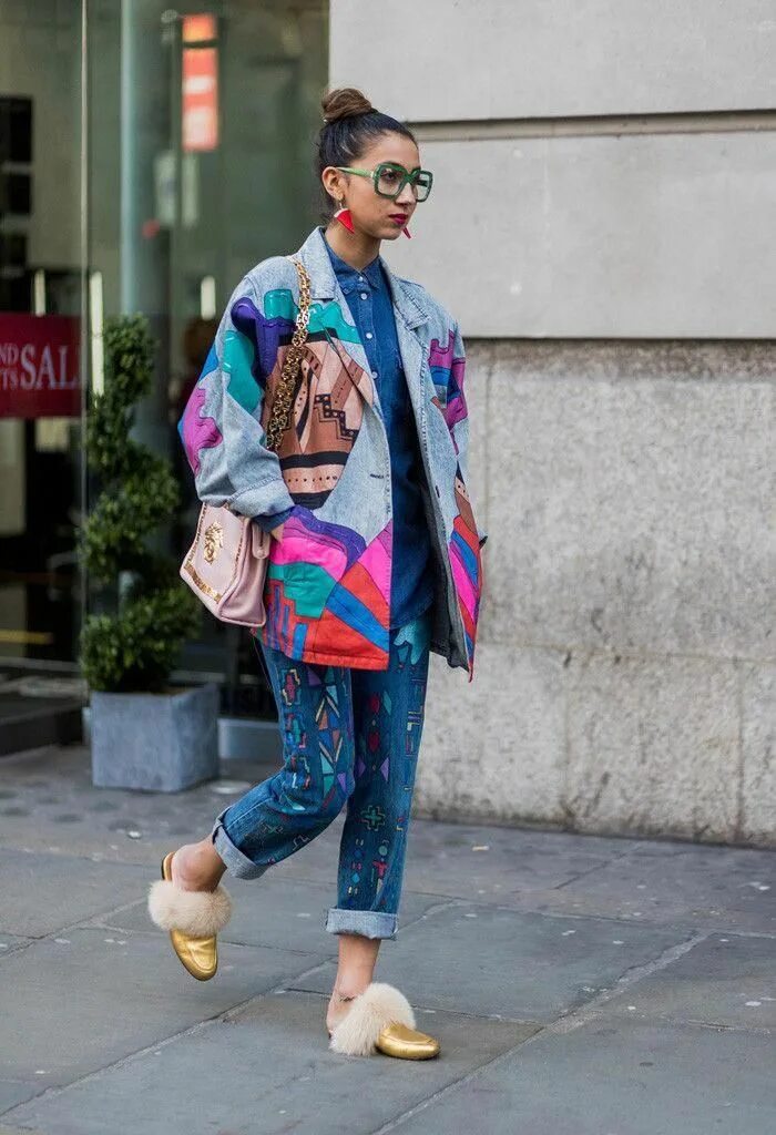 Актуальный модный стиль London Fashion Week is happening now—see the best street style all in one place.
