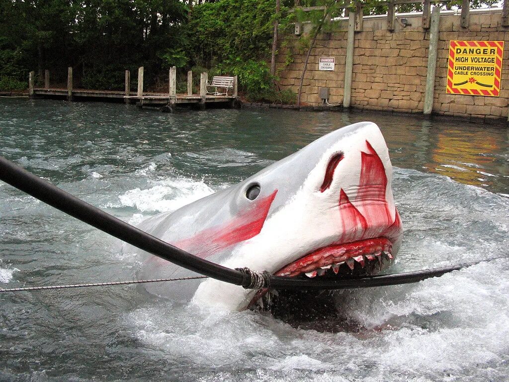 Акула парк челябинск фото Jaws Shark Attack! Look out! He's back. Trojan_Llama Flickr