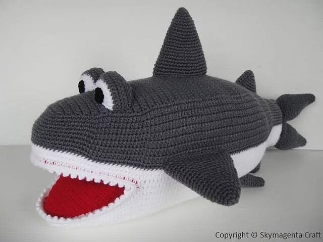 Акула вязаная крючком схема и описание Ravelry: Crochet Pattern - SHARK pattern by Sky Magenta - $5.99 Crochet shark, C