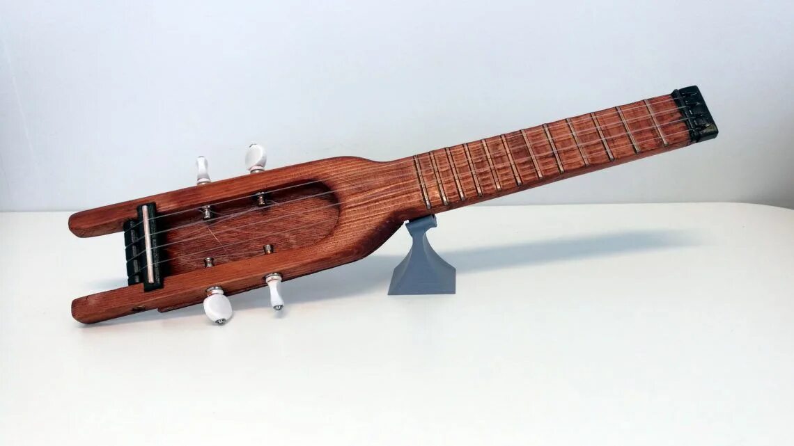 Акулель инструмент музыкальный цена фото Making a Homemade Travel Ukulele - Norwegian Creations Travel diy, Ukulele diy, 
