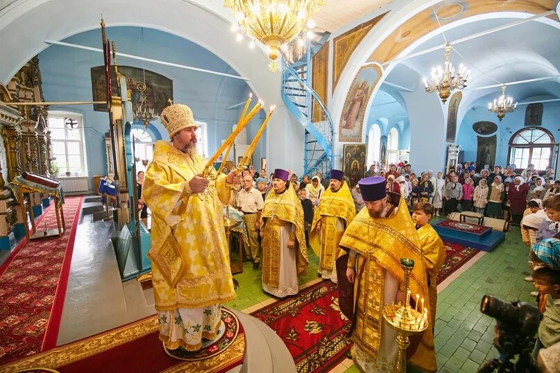 Акулево церковь фото Глава Чувашской митрополии совершил Божественную литургию в храме Успения Пресвя