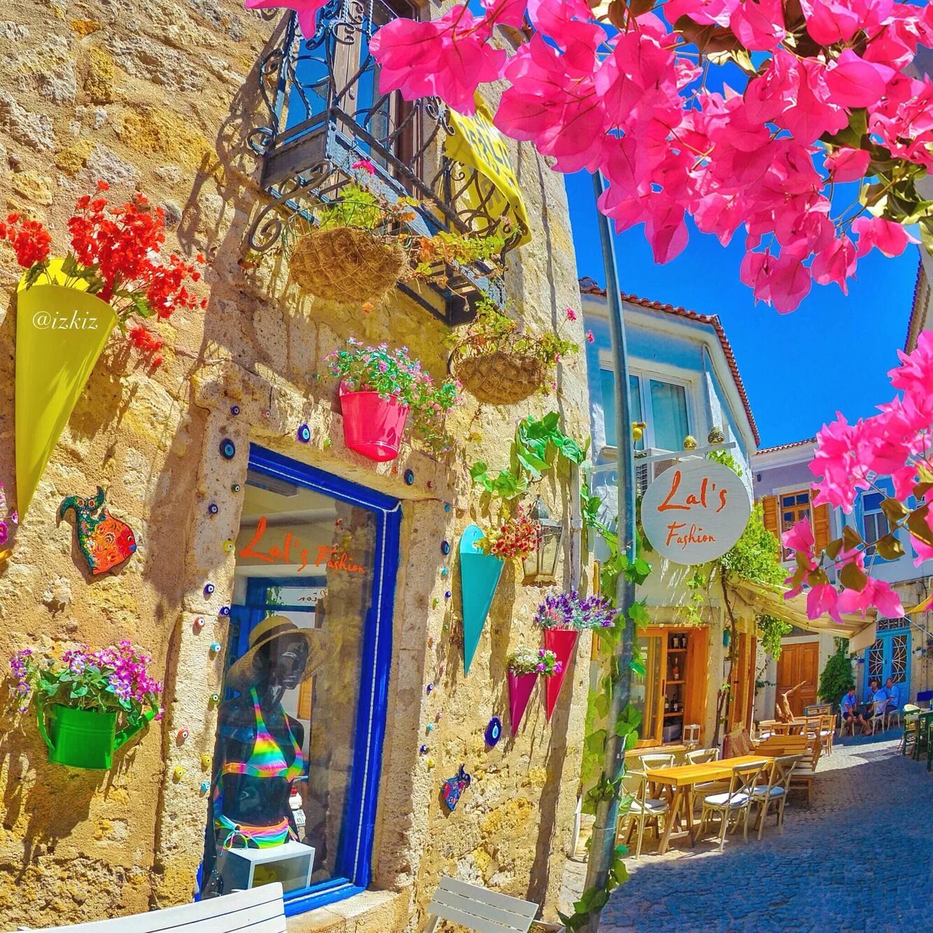 Алачати турция фото Colorful Street in Alacati, Turkey