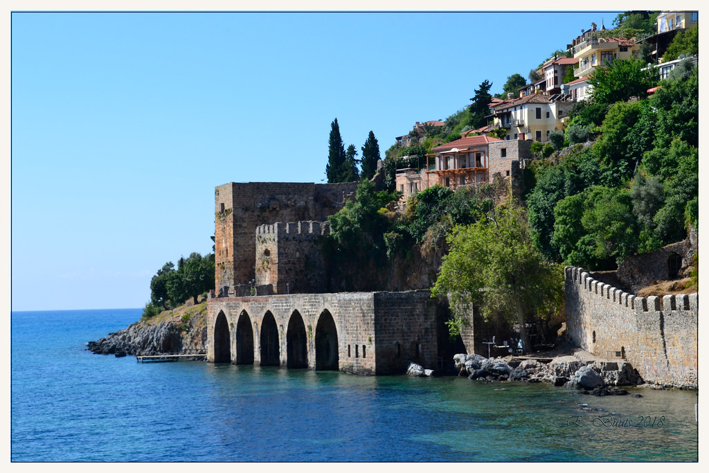 Алания достопримечательности фото Werft im Hafen The old shipyard in the harbour of Alanya -. Flickr