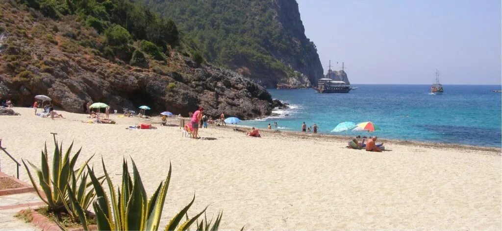 Алания турция пляж клеопатра фото Pin by BeachFix on Cleopatra Beach, Turkey Turkey travel guide, Beach resorts, T