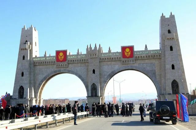 Аланские ворота республика ингушетия назрановский район фото Герои Советского Союза и России открыли "Аланские ворота" в Ингушетии Фотогалере